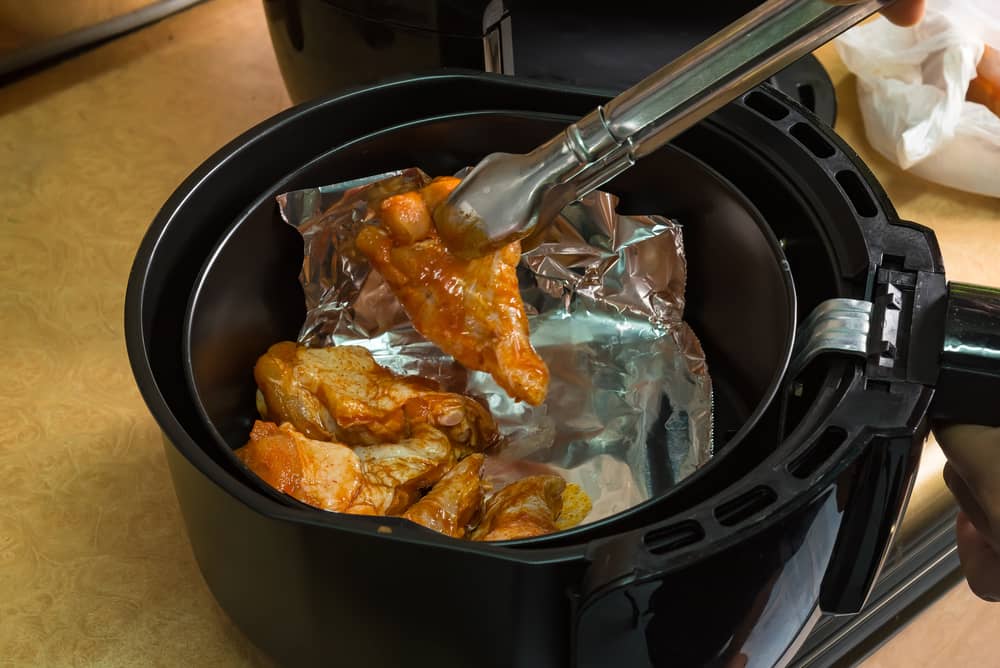 can you use aluminium foil in the air fryer