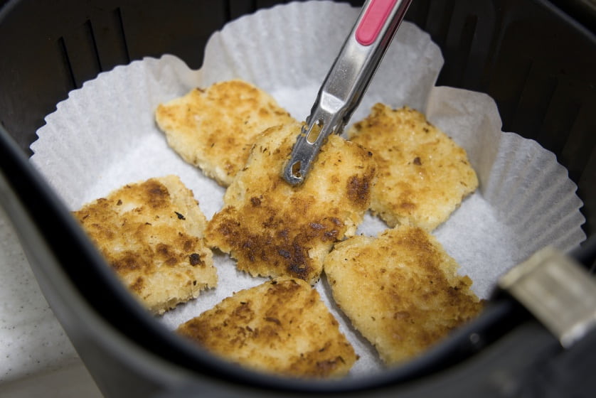 Can you put wax paper in the air fryer