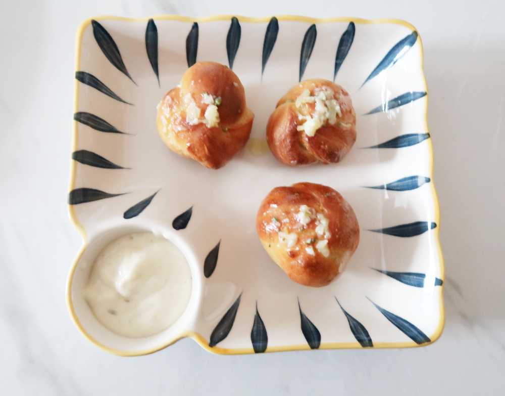 Air Fryer Garlic Knots