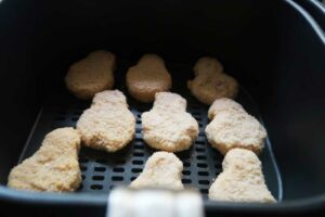 How long to cook chicken nuggets in air fryer