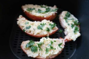 cooking garlic bread in the air fryer