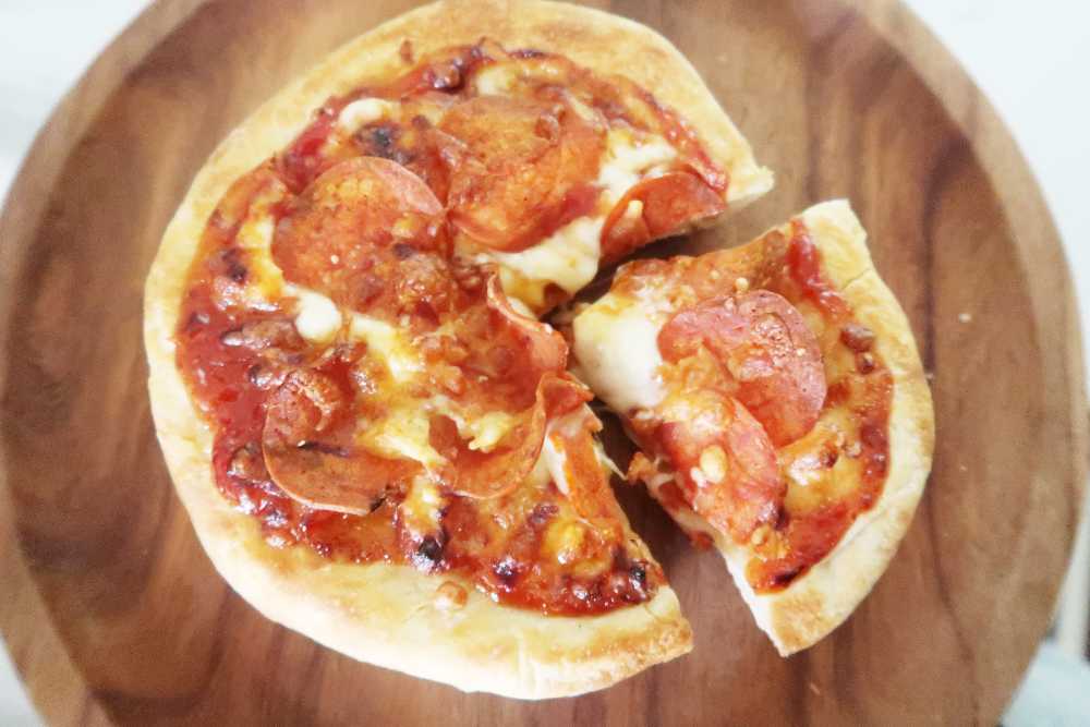 Air fryer Pepperoni Pizza