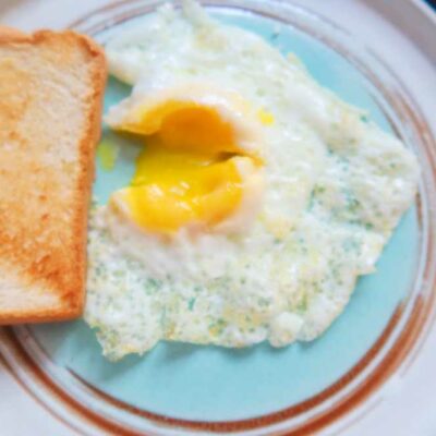 Easy fried eggs in air fryer